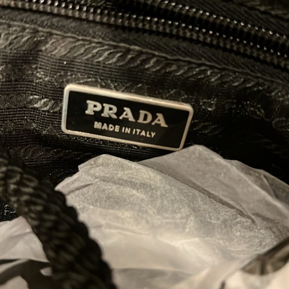 A lovely nylon Prada shoulder tote🔥 - Picture 6 of 6